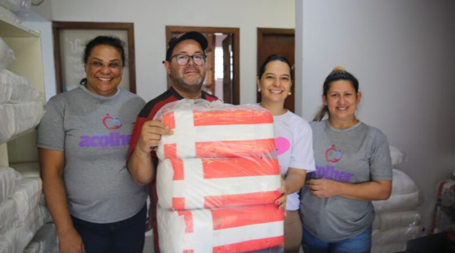 Projeto Acolher com Amor faz primeira entrega de fraldas e absorventes do ano