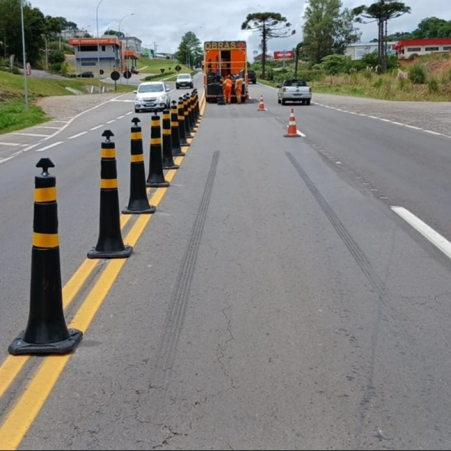 CSG instala balizadores para evitar cruzamento em locais proibidos